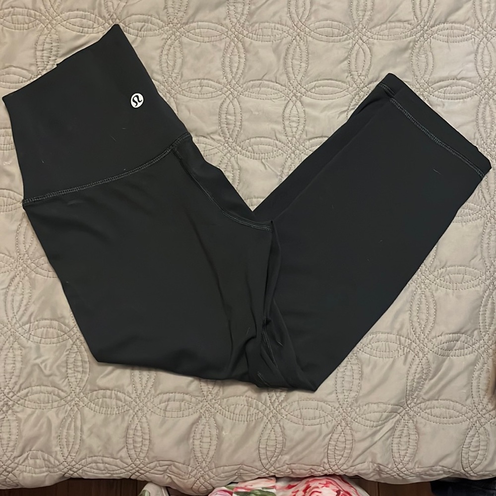 Lululemon crops